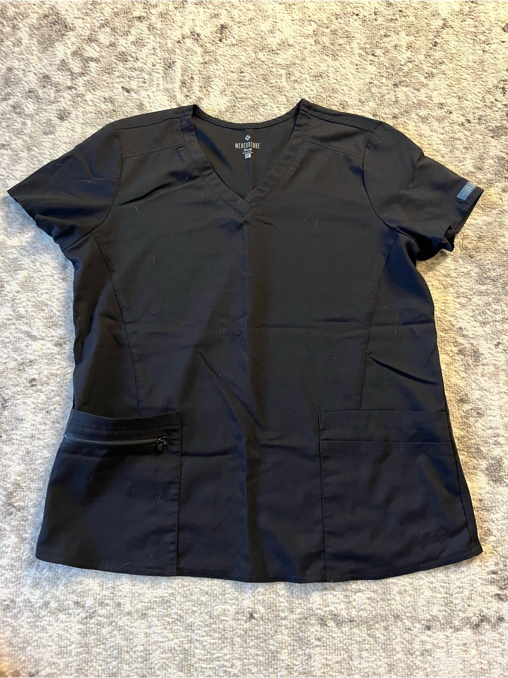 Med Couture V-Neck Women’s Scrub Top, M